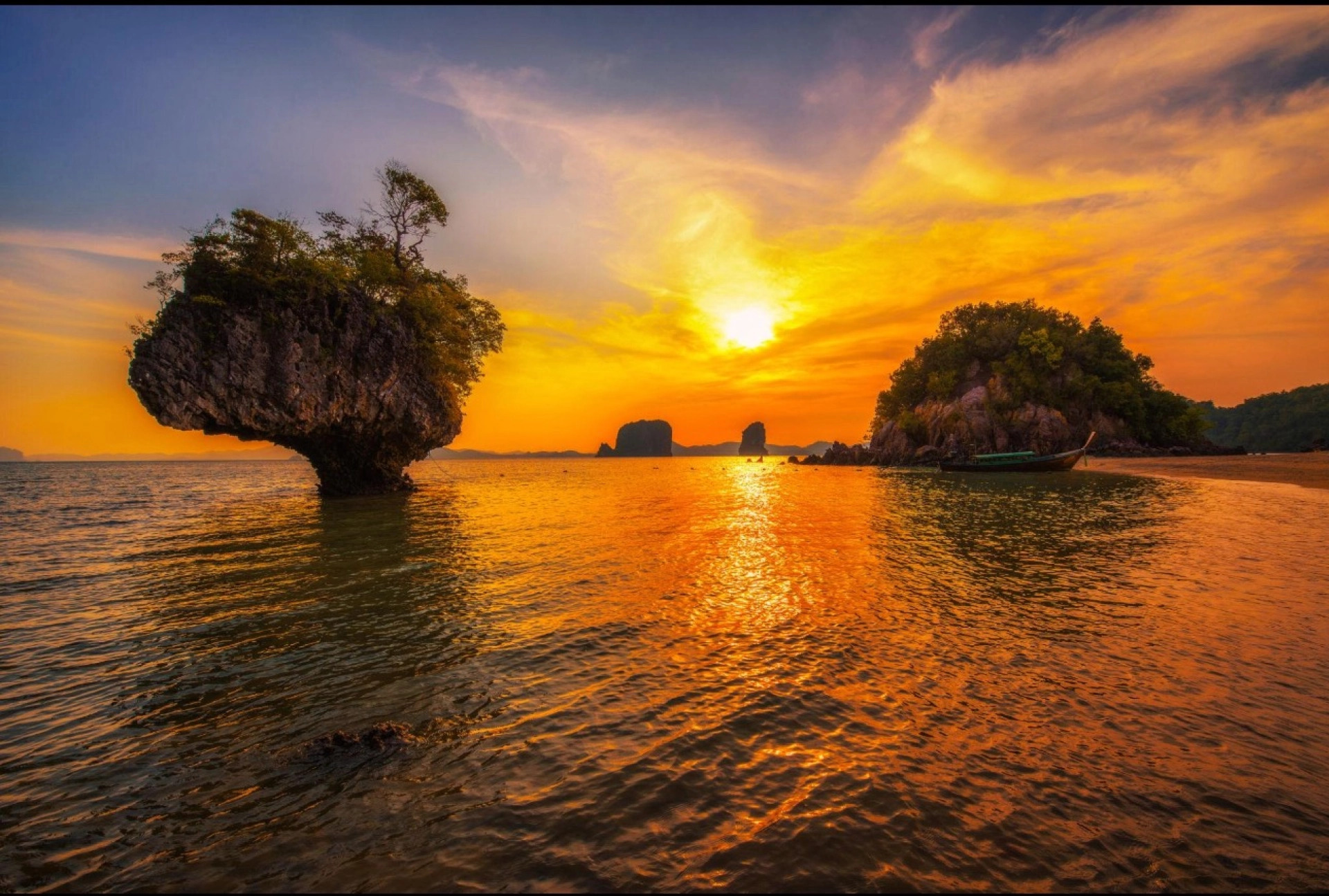HONG ISLANDS SUNSET & BIOLUMINESCENT PLANKTON TOUR Speedboat Join Tour