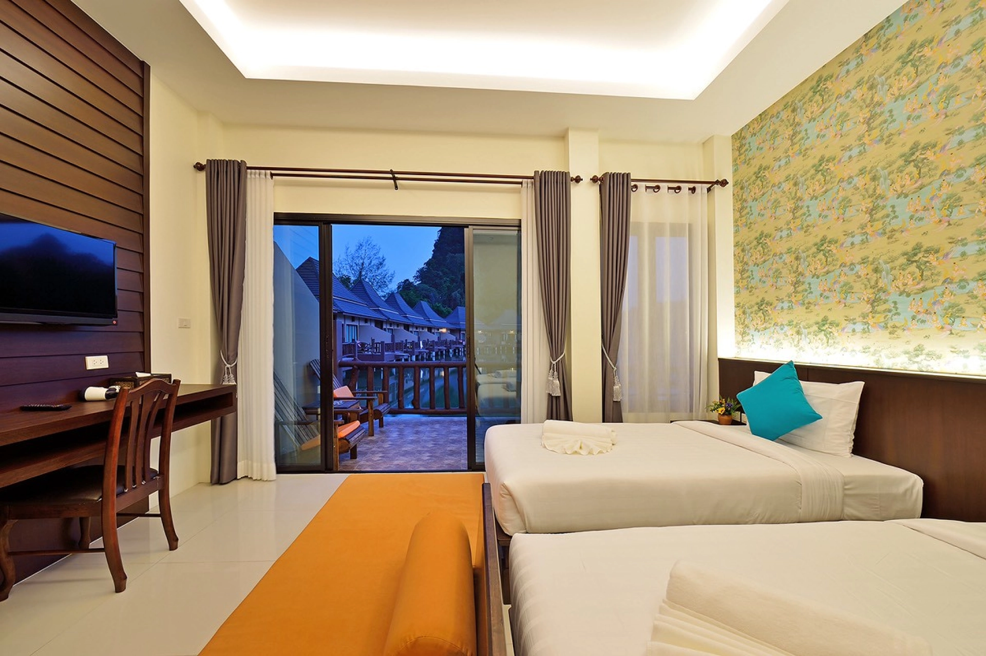 Poonsiri resort Superior room 3 Day 2 Night Package